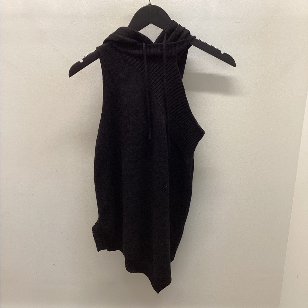 Elan Black Sleeveless Hoodie Sweater